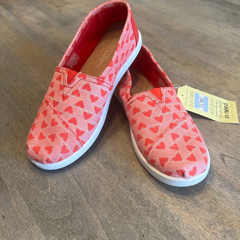 TOMS Kids Coral Patterned Slip-On Sneakers